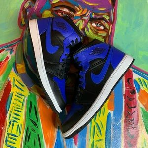 Air Jordan 1 Mid Hyper Royal